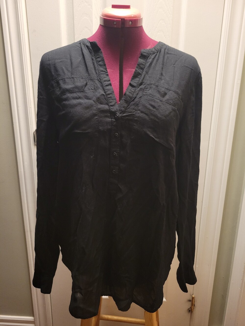 Lucky Brand Black V-Neck Button Front Tunic Top, Size Medium